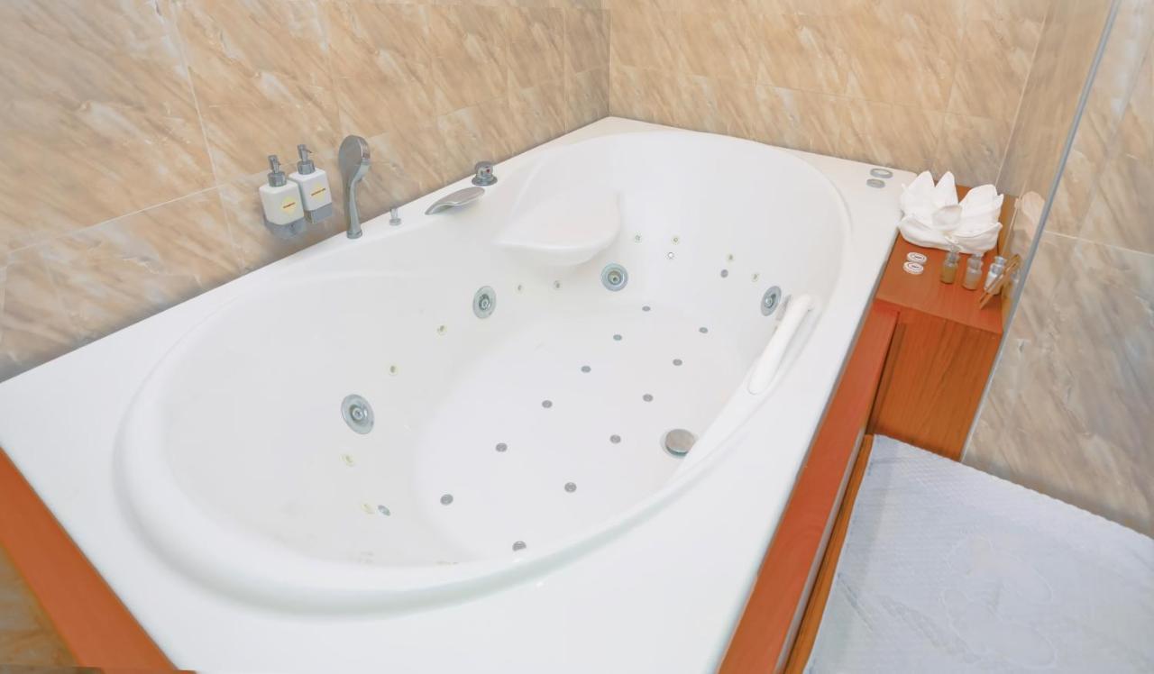 Sunset Palace View Suites Mandalay Ngoại thất bức ảnh